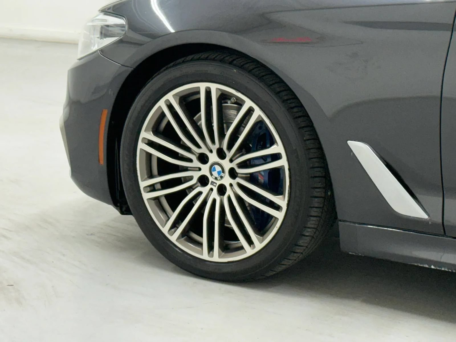 Used 2018 BMW M550i xDrive w/ Driving Assistance Package AWD/4WD image 38