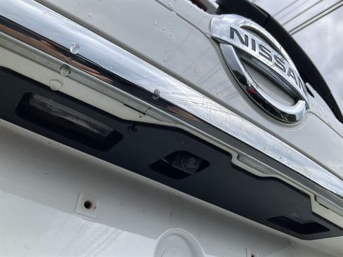 Used 2018 Nissan Rogue SV AWD/4WD image 11