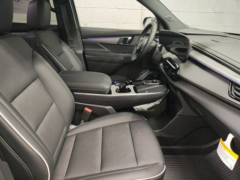 New 2026 Buick Enclave Preferred w/ Power Package image 7