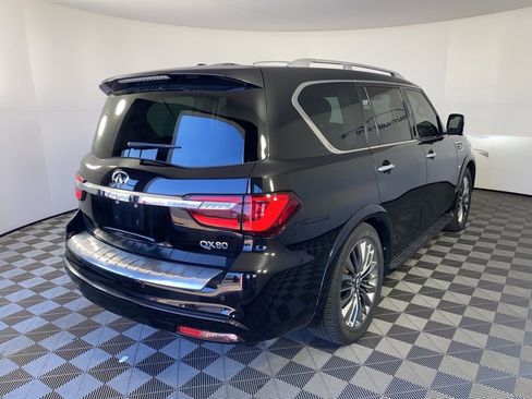 Used 2018 INFINITI QX80 4WD w/ Deluxe Technology Package image 8