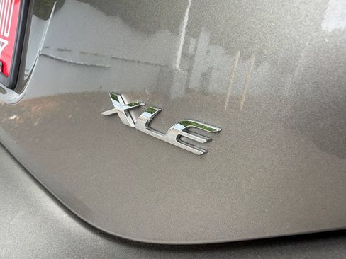 Used 2018 Toyota Corolla XLE FWD image 8