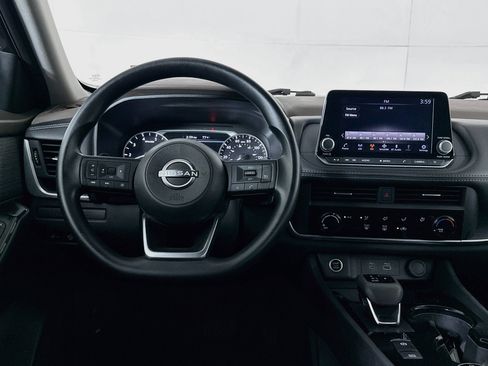Used 2023 Nissan Rogue S AWD/4WD image 18