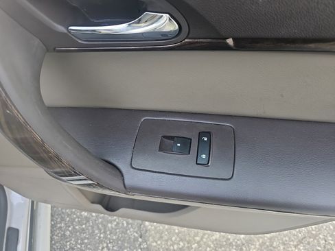 Used 2016 GMC Acadia Denali image 31