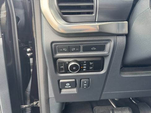 Used 2023 Ford F150 Lariat w/ Equipment Group 502A High AWD/4WD image 23