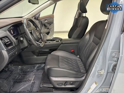 Used 2022 Nissan Rogue Platinum w/ Head-Up Display Package image 13