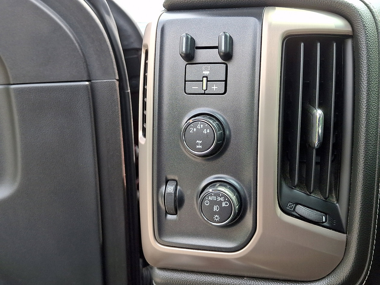 Used 2016 GMC Sierra 2500 Denali w/ Driver Alert Package AWD/4WD image 26