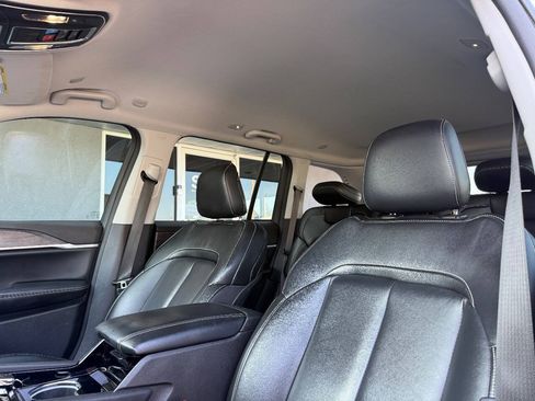 Used 2023 Jeep Grand Cherokee Limited AWD/4WD image 14