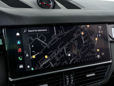 Used 2022 Porsche Cayenne image 15