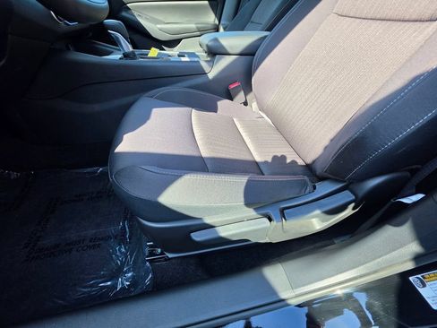 Used 2025 Nissan Altima 2.5 S FWD image 12