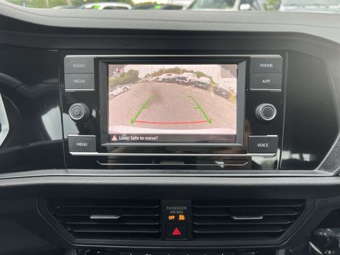 Used 2022 Volkswagen Jetta SE FWD image 19