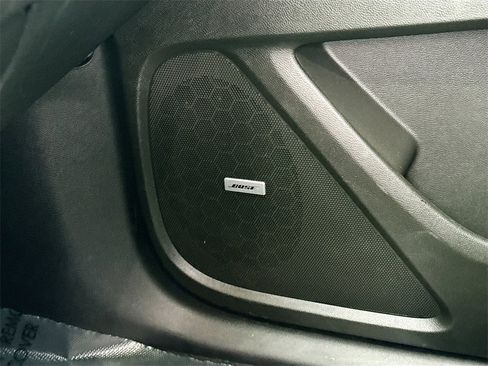 Used 2023 Chevrolet Traverse RS image 19