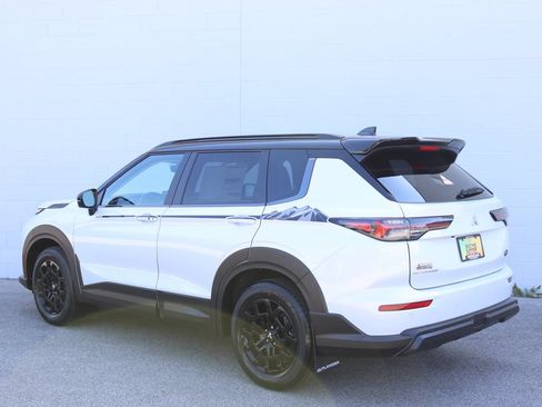 New 2026 Mitsubishi Outlander AWD image 35