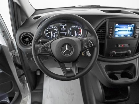 Used 2023 Mercedes-Benz Metris image 14