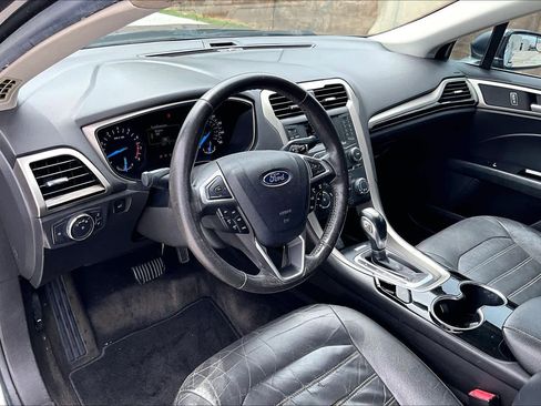 Used 2015 Ford Fusion SE w/ Equipment Group 202A image 15