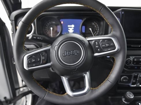 Used 2024 Jeep Wrangler Unlimited Sahara w/ Technology Group image 16