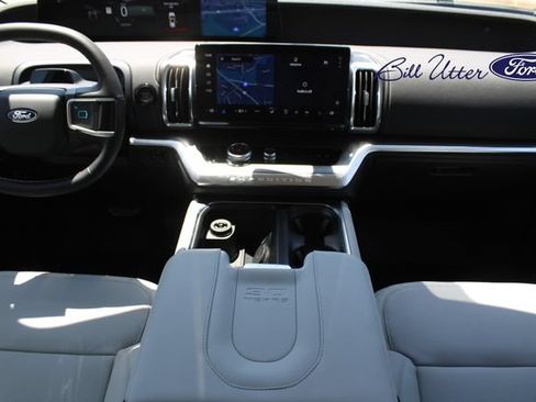 New 2027 Ford Expedition Max Platinum RWD image 14