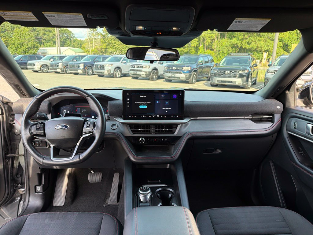 Used 2025 Ford Explorer ST-Line w/ ST-Line Street Pack AWD/4WD image 8