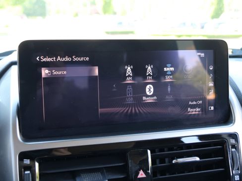 Used 2023 Lexus GX 460 Premium w/ Accessory Package AWD/4WD image 19