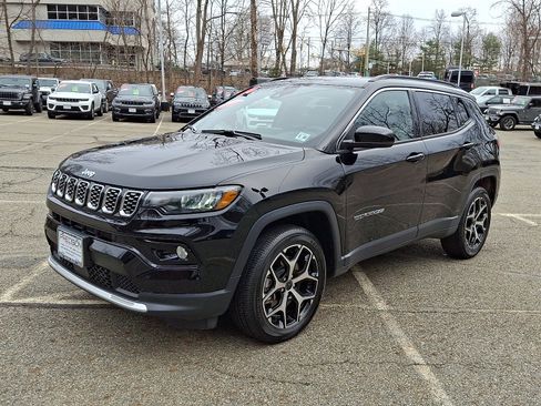 Certified 2025 Jeep Compass Limited AWD/4WD image 3