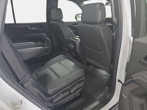 Used 2025 GMC Yukon Denali AWD/4WD image 11