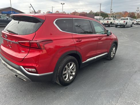 Used 2020 Hyundai Santa Fe SE image 6