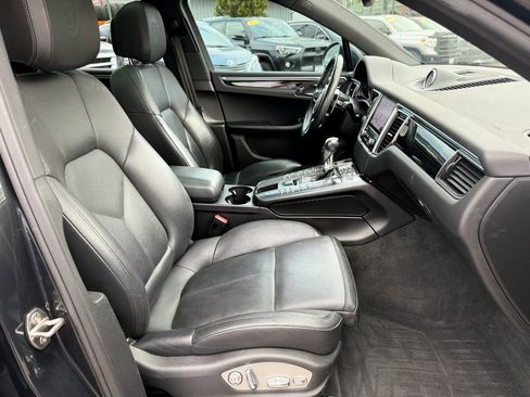 Used 2018 Porsche Macan Sport Edition AWD/4WD image 22