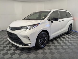 Used 2025 Toyota Sienna XSE video 2