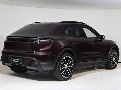 Certified 2025 Porsche Macan 4 Electric image 7