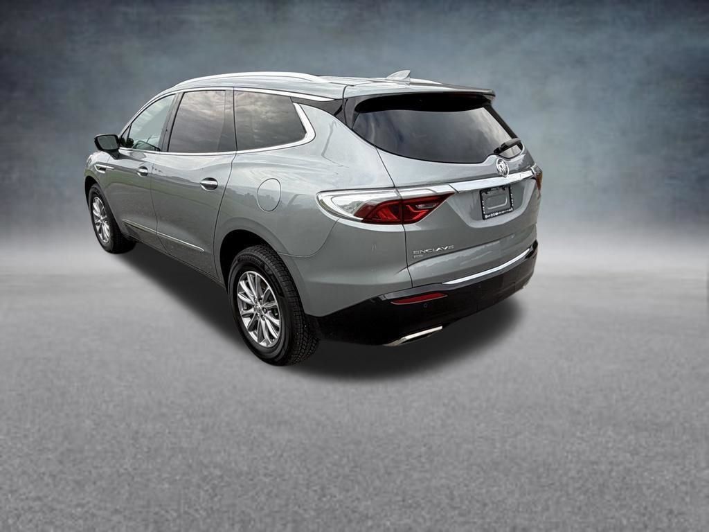 Used 2024 Buick Enclave Essence AWD/4WD image 3