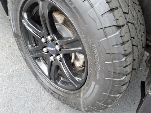 Used 2023 GMC Acadia AT4 w/ Preferred Package image 31