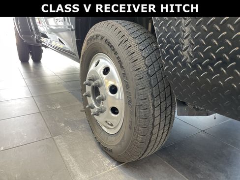 Used 2024 RAM 3500 Big Horn w/ Sport Appearance Package AWD/4WD image 8