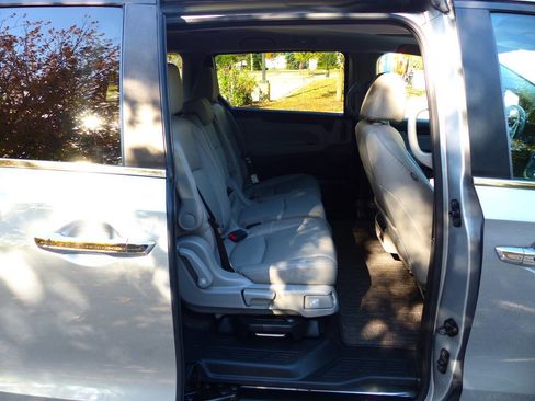 Used 2024 Honda Odyssey EX-L image 41