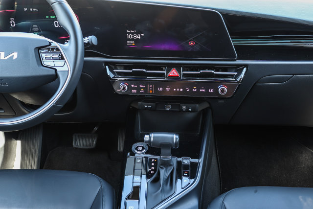Certified 2025 Kia Niro EX FWD image 14