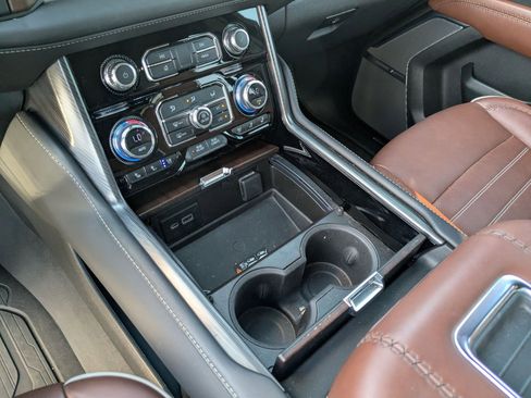 Used 2023 GMC Yukon XL Denali Ultimate image 20