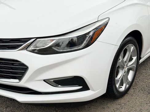 Used 2017 Chevrolet Cruze Premier FWD image 9