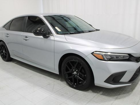 Used 2022 Honda Civic Sport image 4