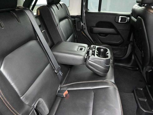 Used 2021 Jeep Wrangler Unlimited Rubicon w/ Dual Top Group AWD/4WD image 31