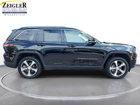 Used 2023 Jeep Grand Cherokee Limited AWD/4WD image 4