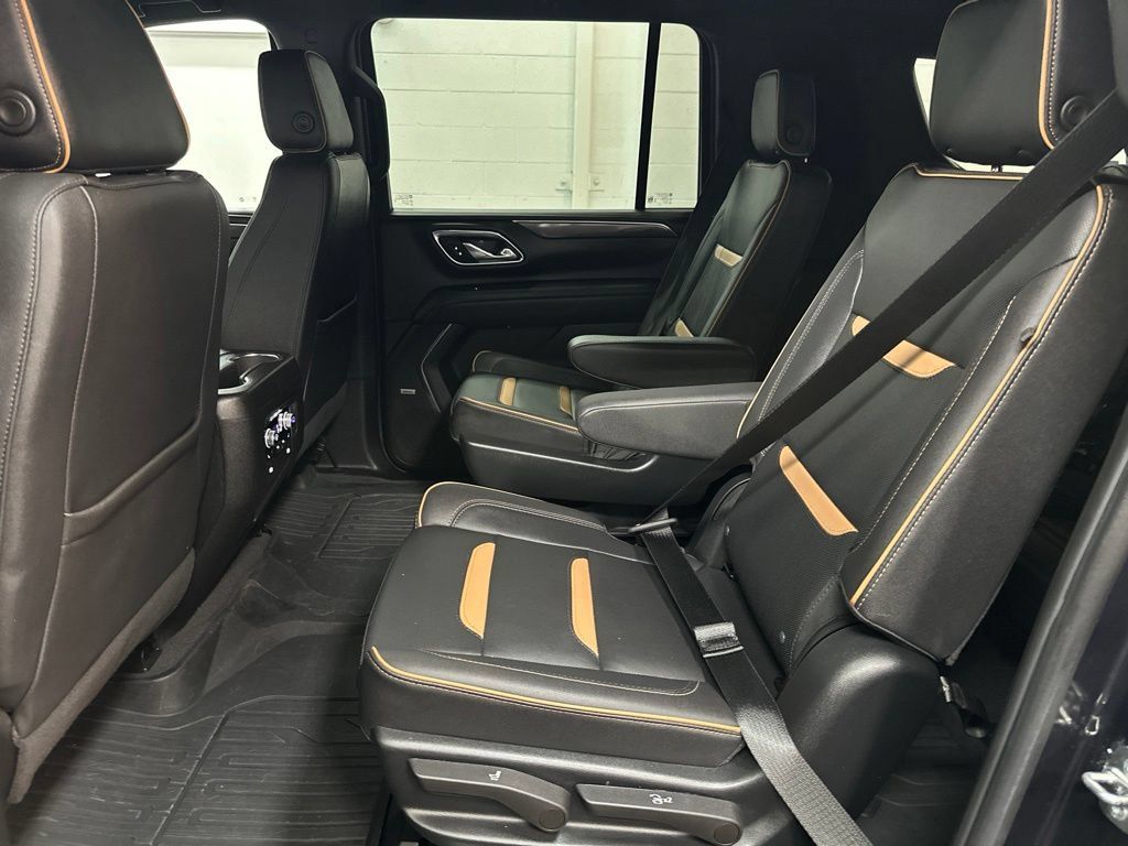 Used 2023 GMC Yukon XL AT4 w/ Technology Package AWD/4WD image 21