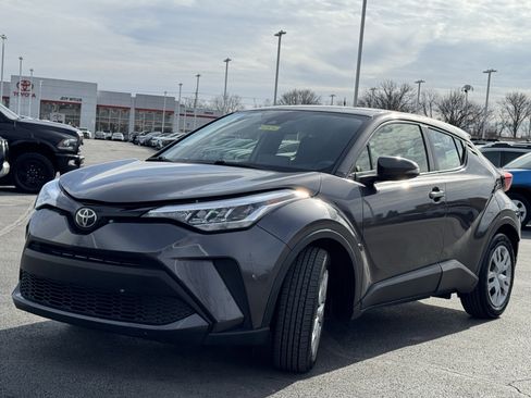 Used 2021 Toyota C-HR LE image 15