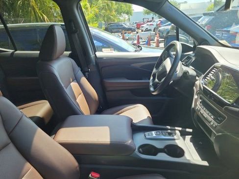 Used 2025 Honda Ridgeline RTL image 3