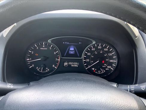 Used 2014 Nissan Pathfinder Platinum w/ Platinum Premium Package FWD image 25