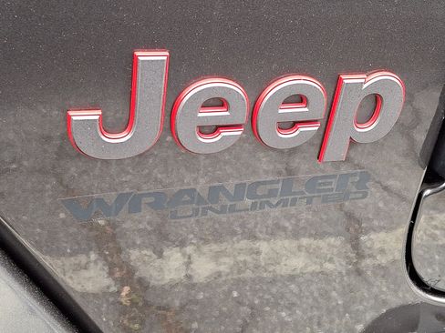 Used 2021 Jeep Wrangler Unlimited Rubicon w/ LED Lighting Group AWD/4WD image 29