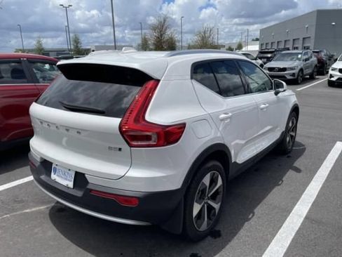 Used 2024 Volvo XC40 B5 Plus w/ Climate Package AWD/4WD image 2