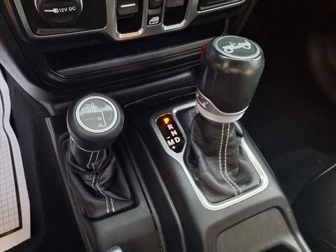 Certified 2020 Jeep Wrangler Unlimited Sahara w/ LED Lighting Group image 18