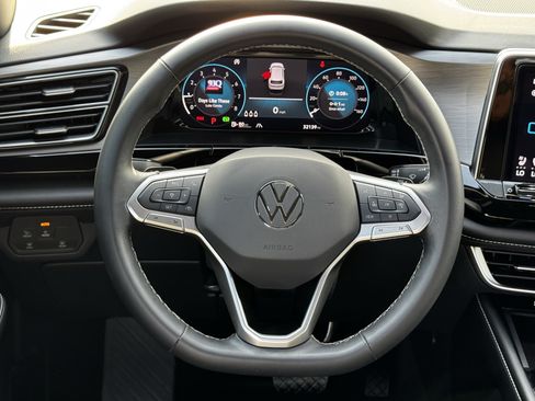 Used 2024 Volkswagen Atlas Cross Sport SE w/ Black Wheel Package FWD image 15