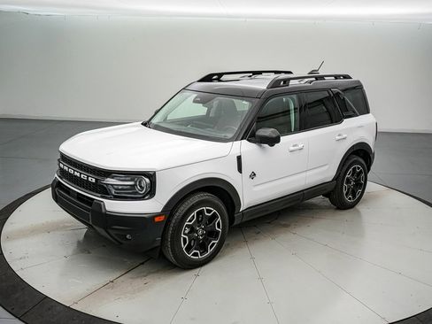 Certified 2025 Ford Bronco Sport Outer Banks w/ Outer Banks Tech Package+ image 8