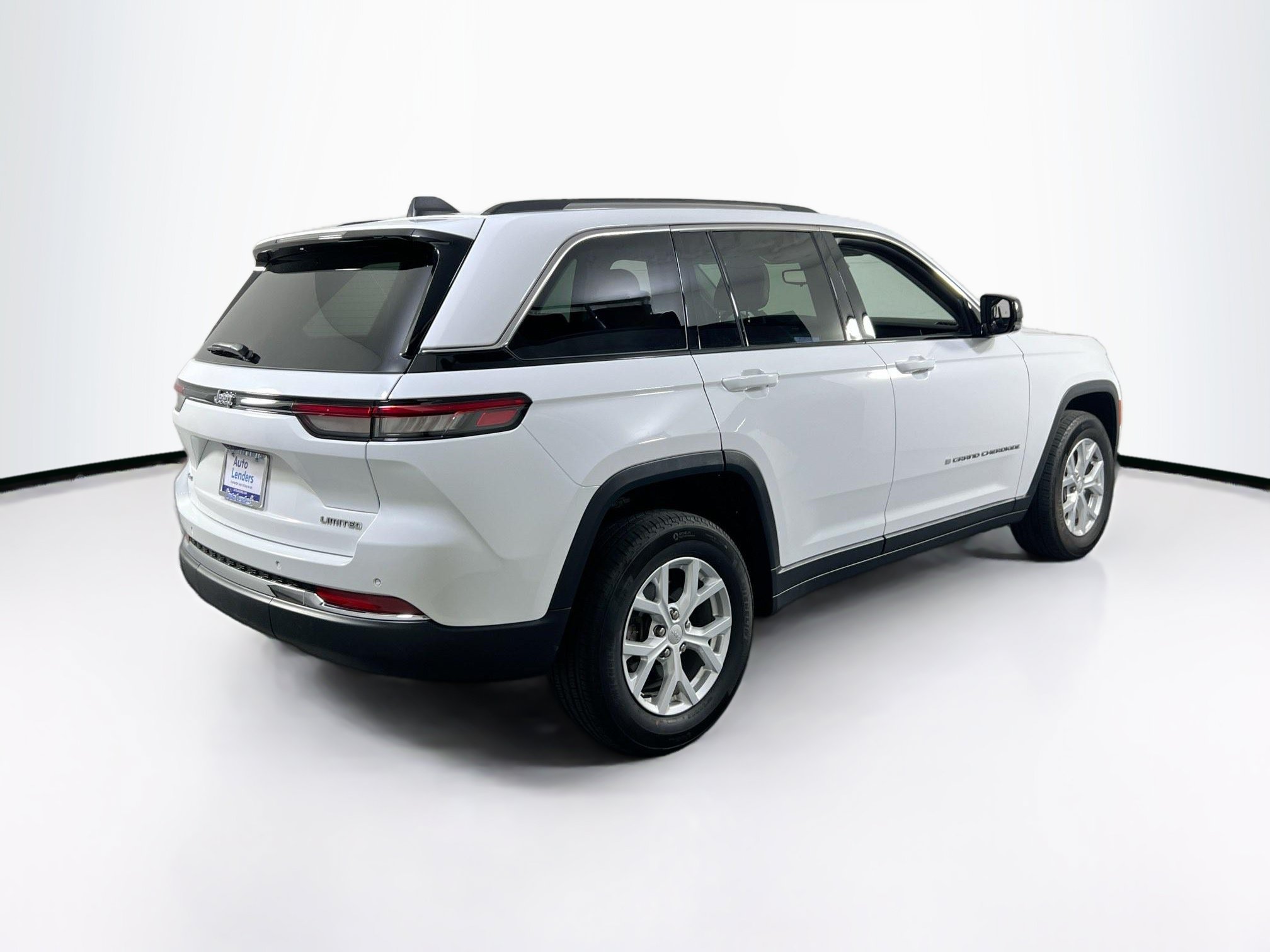 Used 2023 Jeep Grand Cherokee Limited AWD/4WD image 5