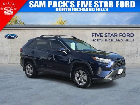 Used 2025 Toyota RAV4 XLE AWD/4WD image 2