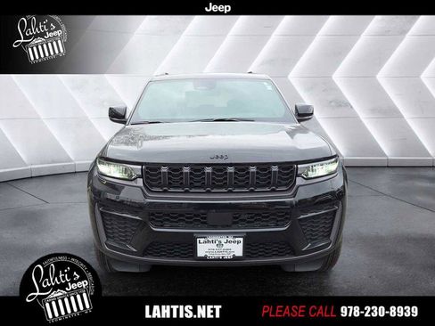 New 2026 Jeep Grand Cherokee Altitude image 2